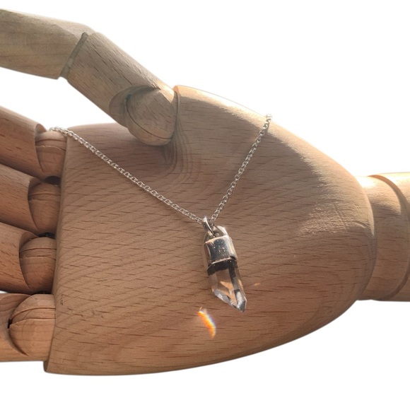 Numi Olive Crystal Quartz Pendant Necklace - Picture 6 of 16